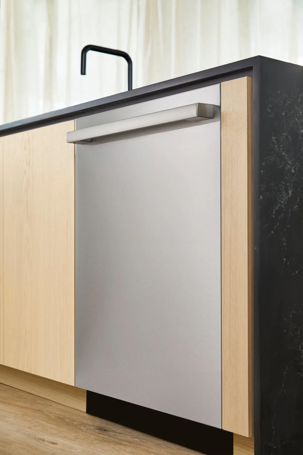 Bosch 100 Series Premium Smart Dishwasher with Third Rack - SHX5AEM5N - Image 7