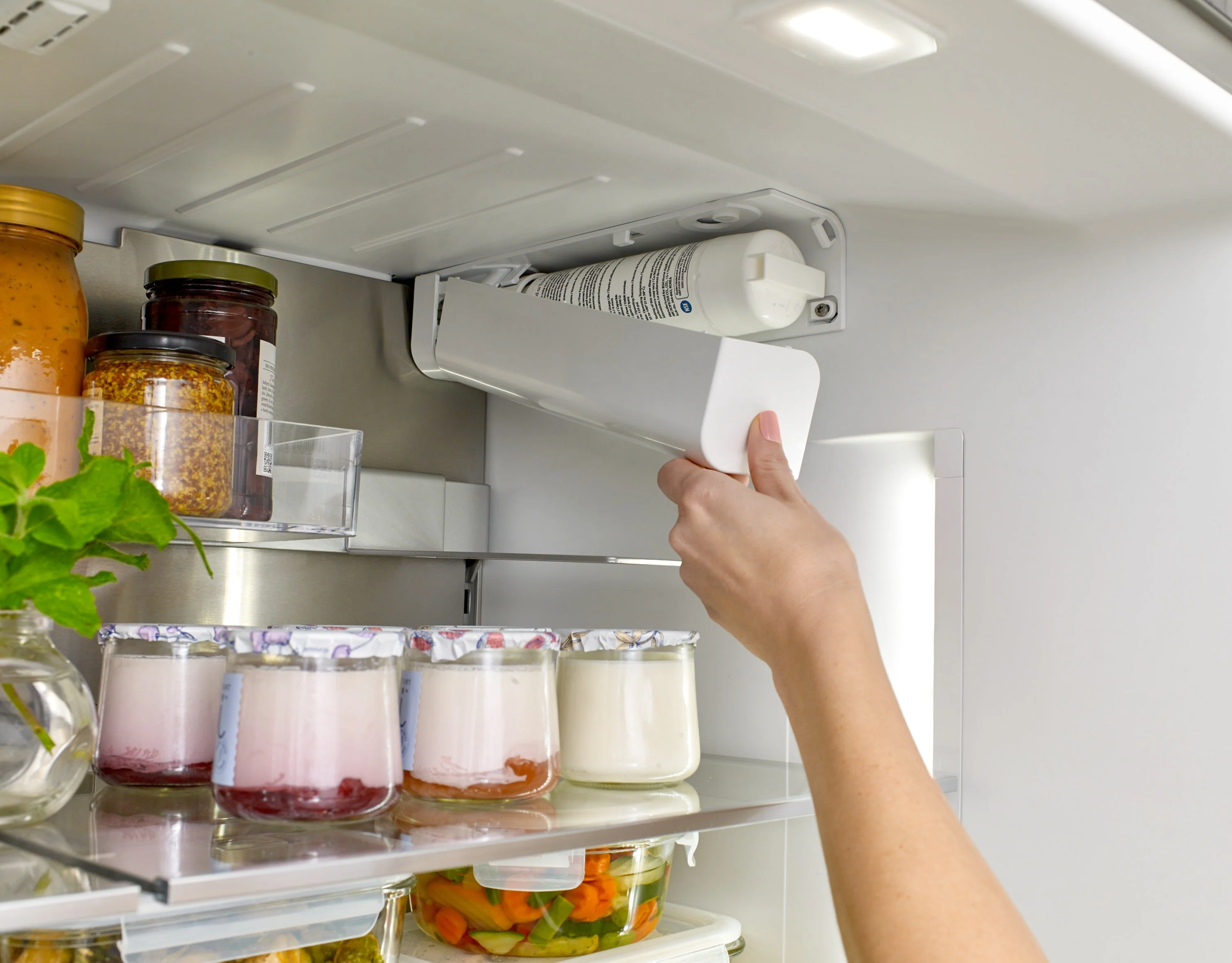Bosch 800 Series Stainless Steel Counter-Depth 4 Door Refrigerator with Recessed Handle - (B36CL80ENS) - Image 2