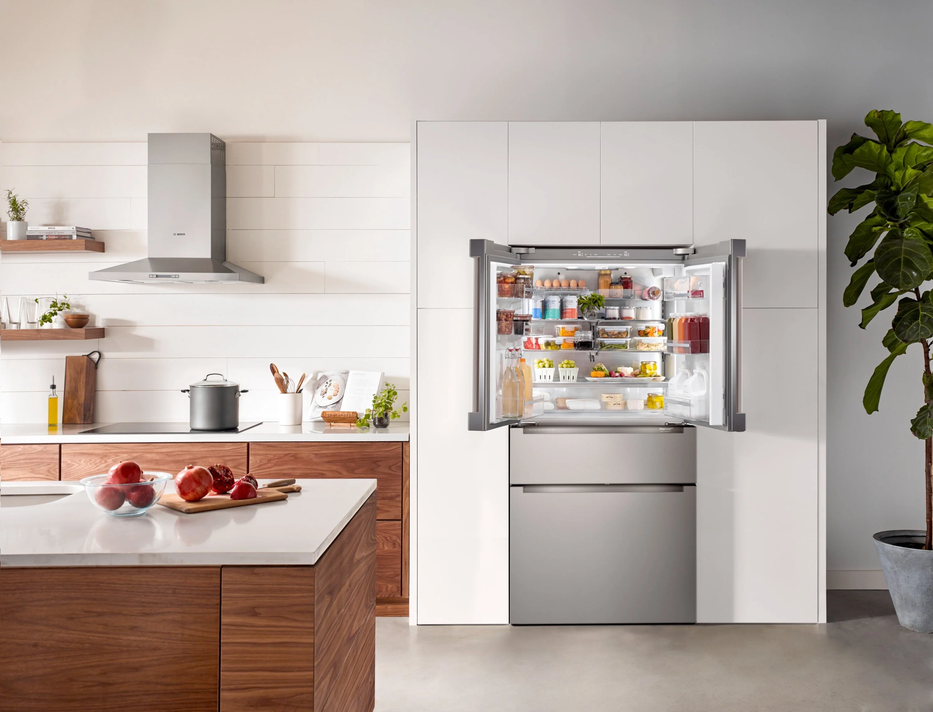Bosch 800 Series Stainless Steel Counter-Depth 4 Door Refrigerator with Recessed Handle - (B36CL80ENS) - Image 5