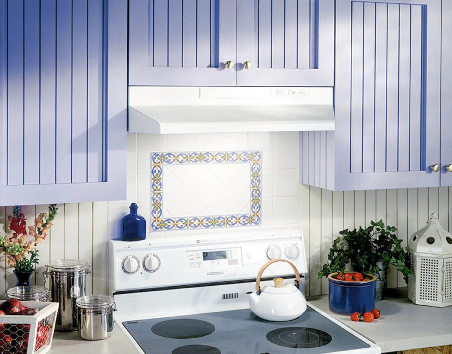 Broan White 24" 160 CFM Under-the-Cabinet Range Hood - BU224WH - Image 2