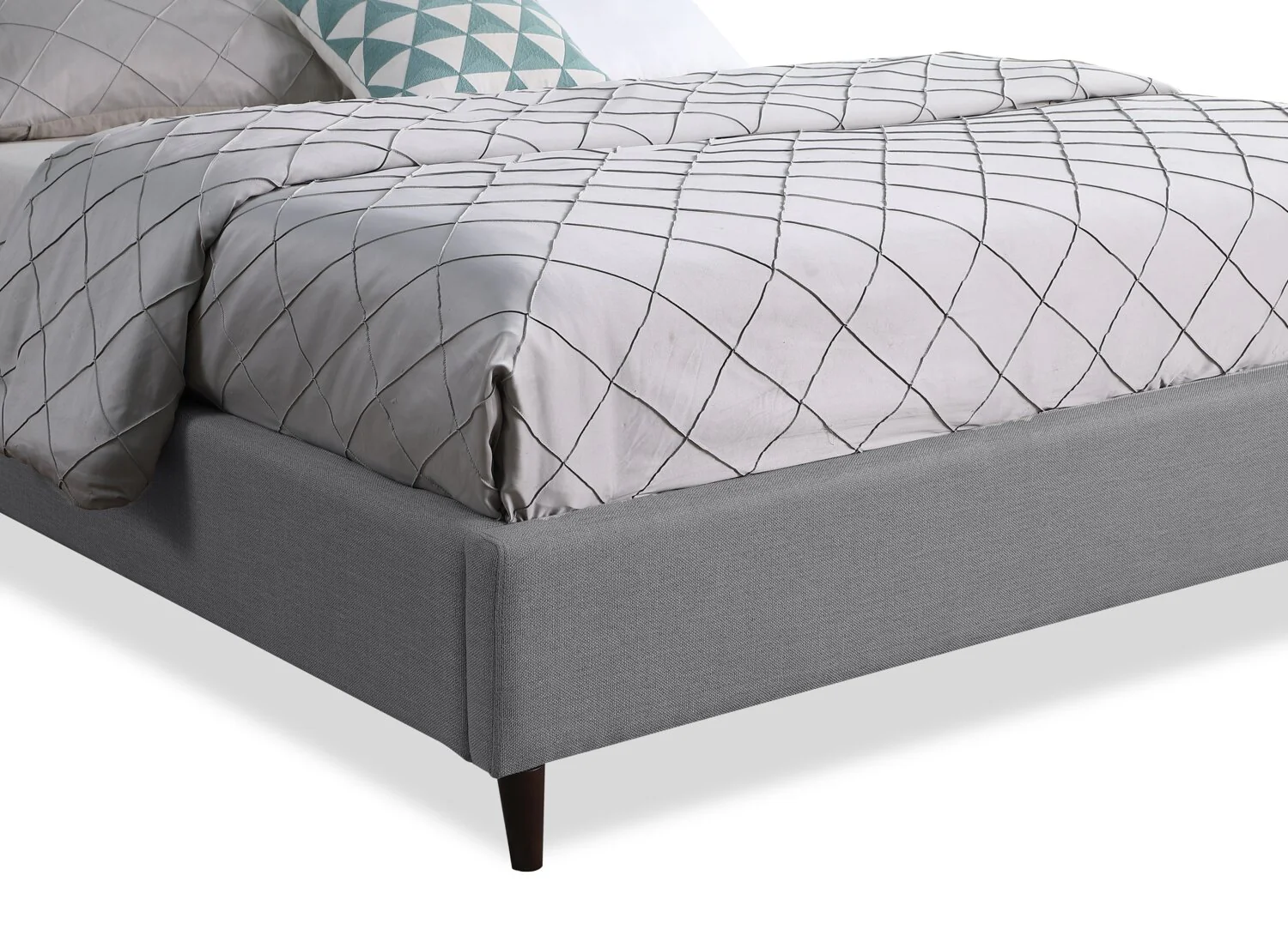 Cresbard King Platform Bed - Grey - Image 6
