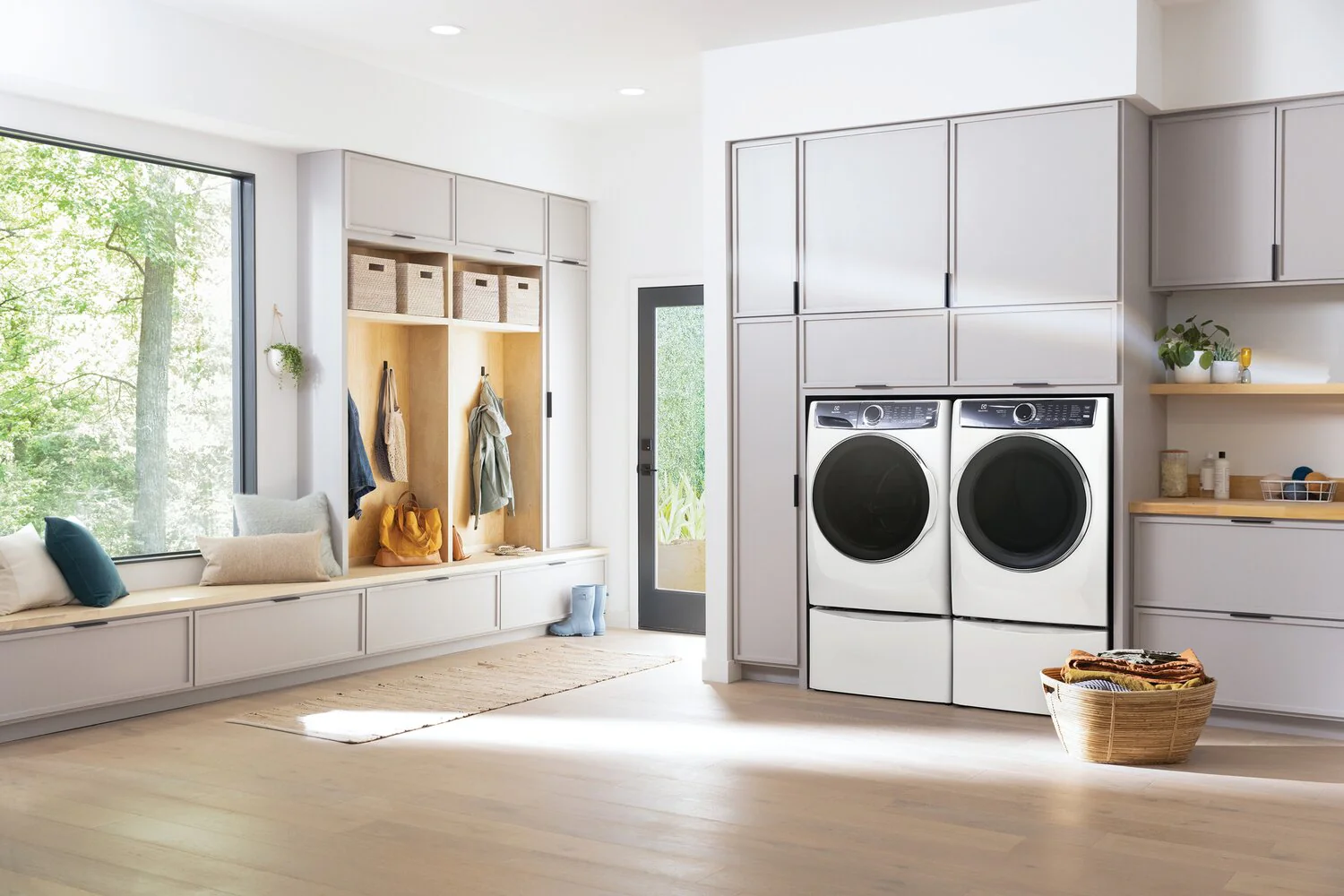 Electrolux 5.2 Cu. Ft. Front-Load Washer - ELFW7637AW - Image 6