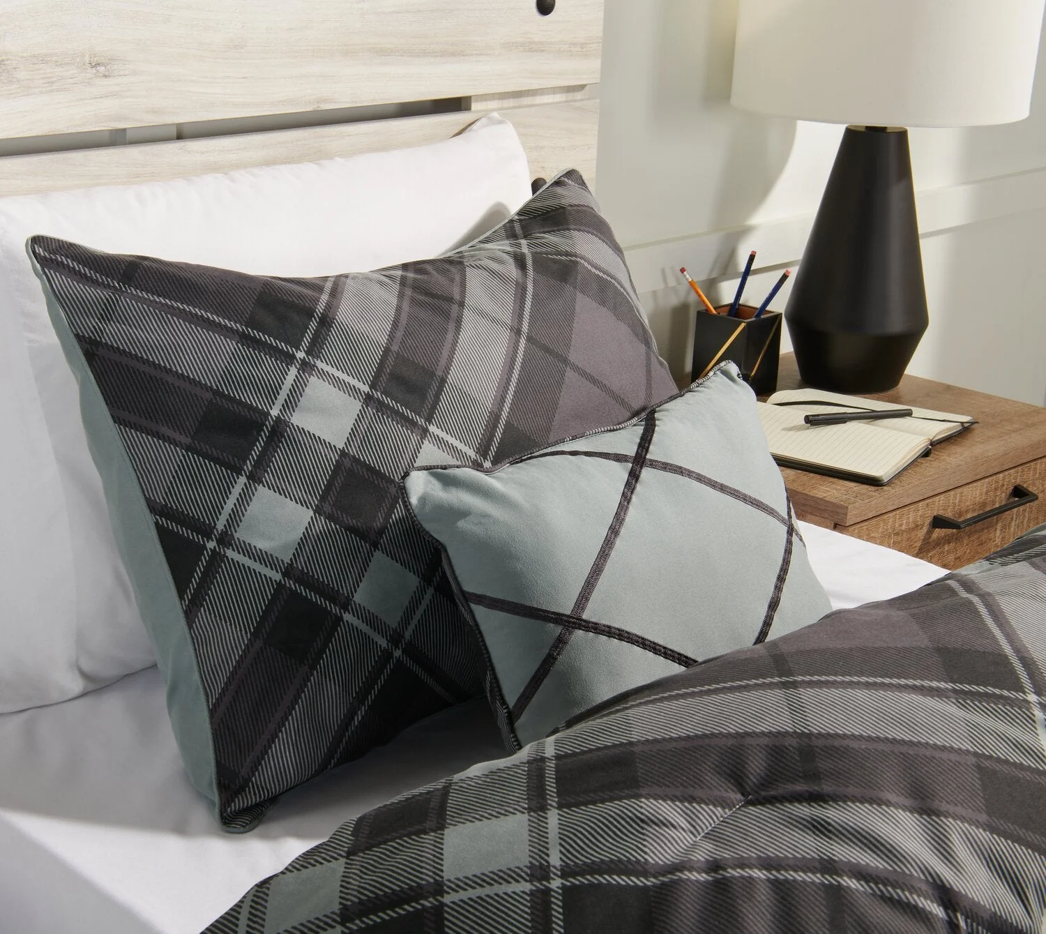 Emma 4-Piece Full/Queen Comforter Set - Image 4
