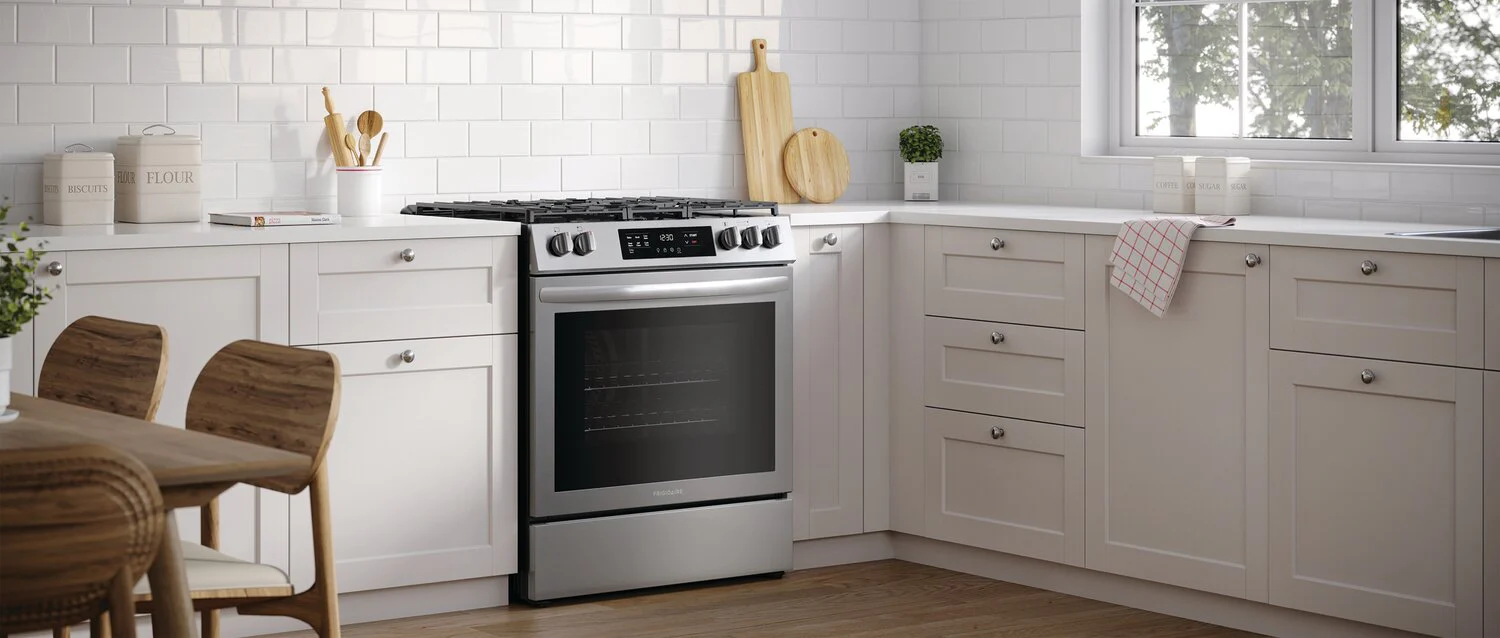 Frigidaire 5.1 Cu. Ft. Freestanding Gas Range with Convection Bake - FCFG3083AS - Image 5