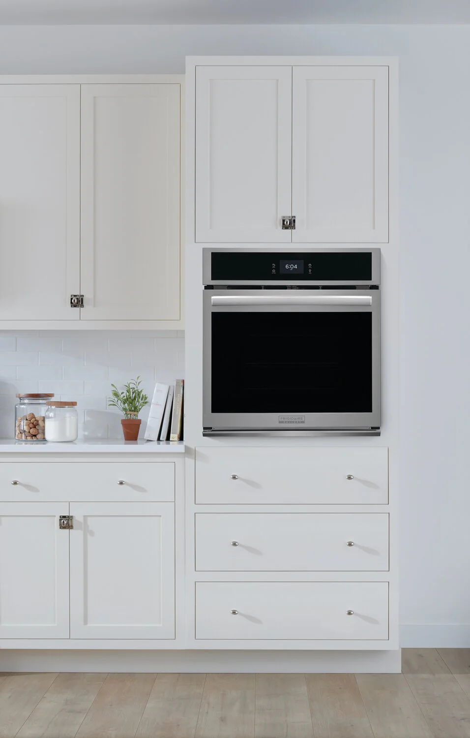 Frigidaire Gallery 3.8 Cu. Ft. Single Electric Wall Oven - GCWS2767AF - Image 9