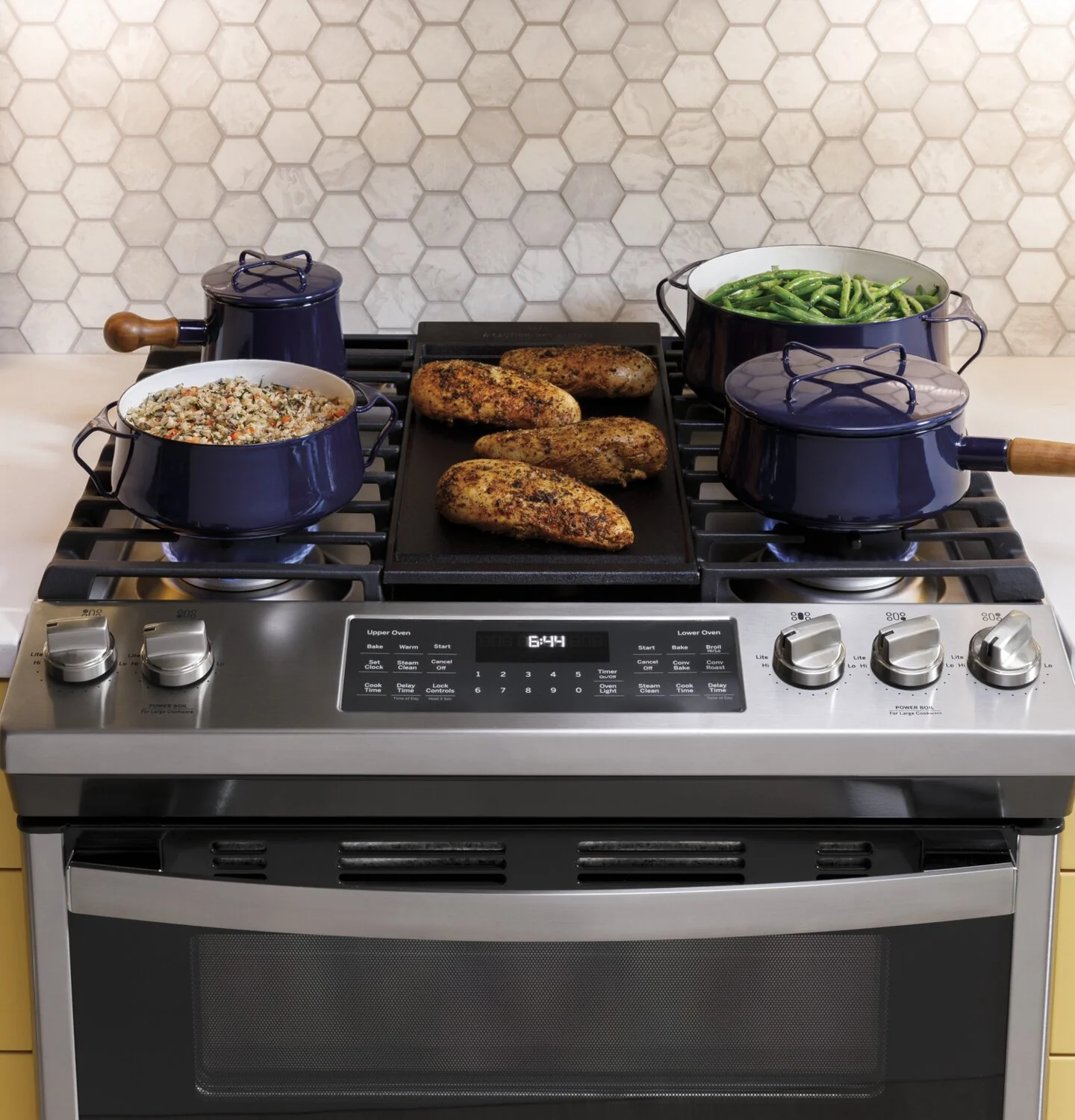 GE 6.7 Cu. Ft. Double-Oven Freestanding Gas Range - JCGSS86SPSS - Image 6