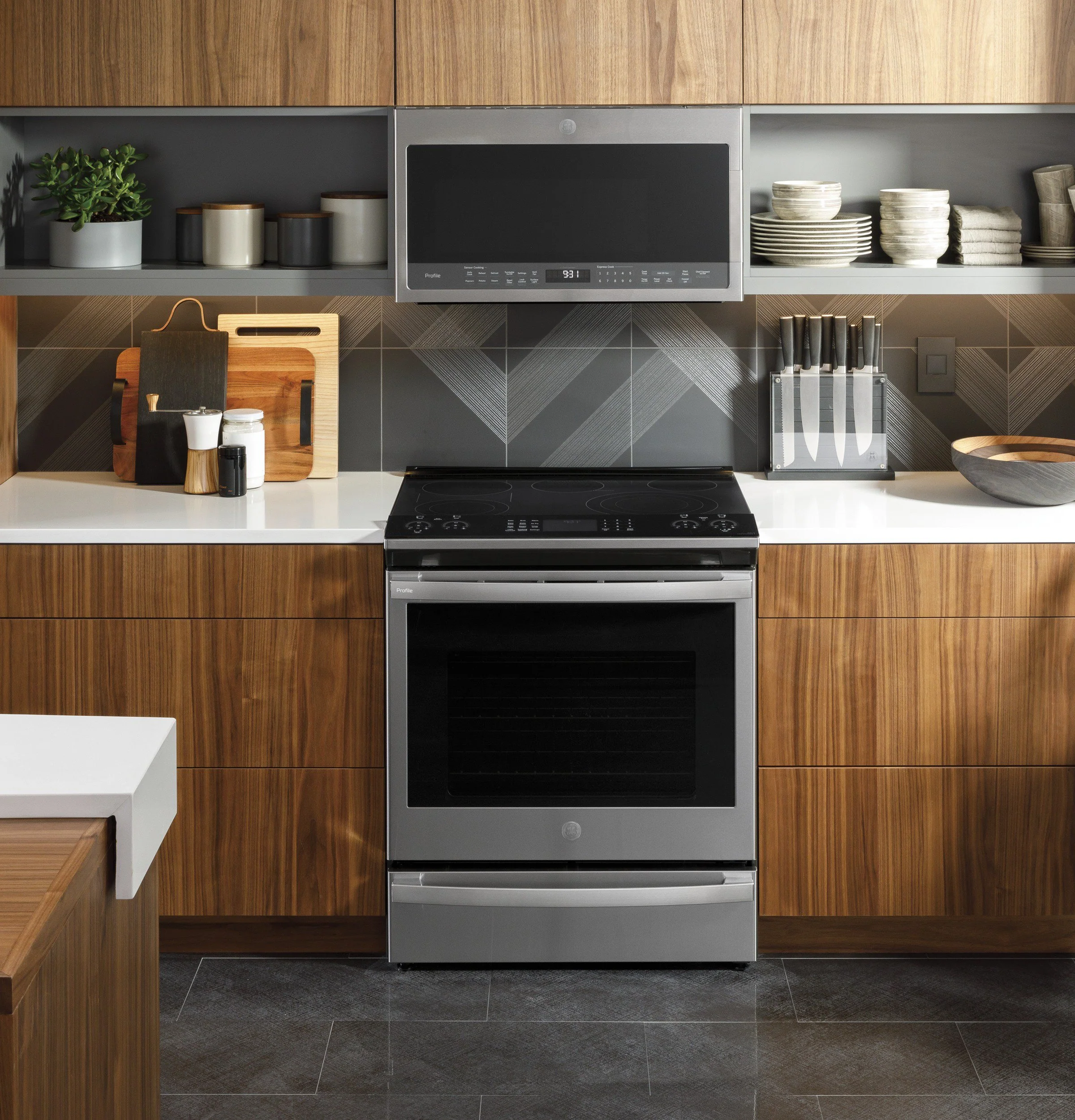 GE Profile 5.3 Cu. Ft. Smart Electric Range with No Preheat Air Fry - PSS93YPFS - Image 5