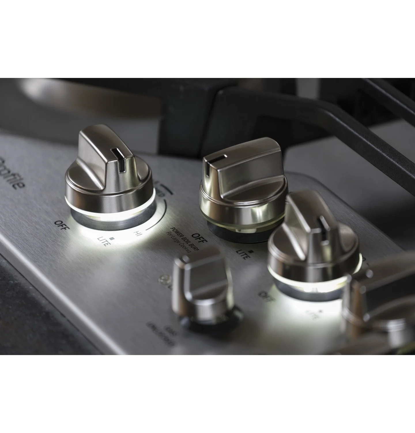 GE Profile™ Series 36" Built-In Gas Cooktop - PGP9036SLSS - Image 2