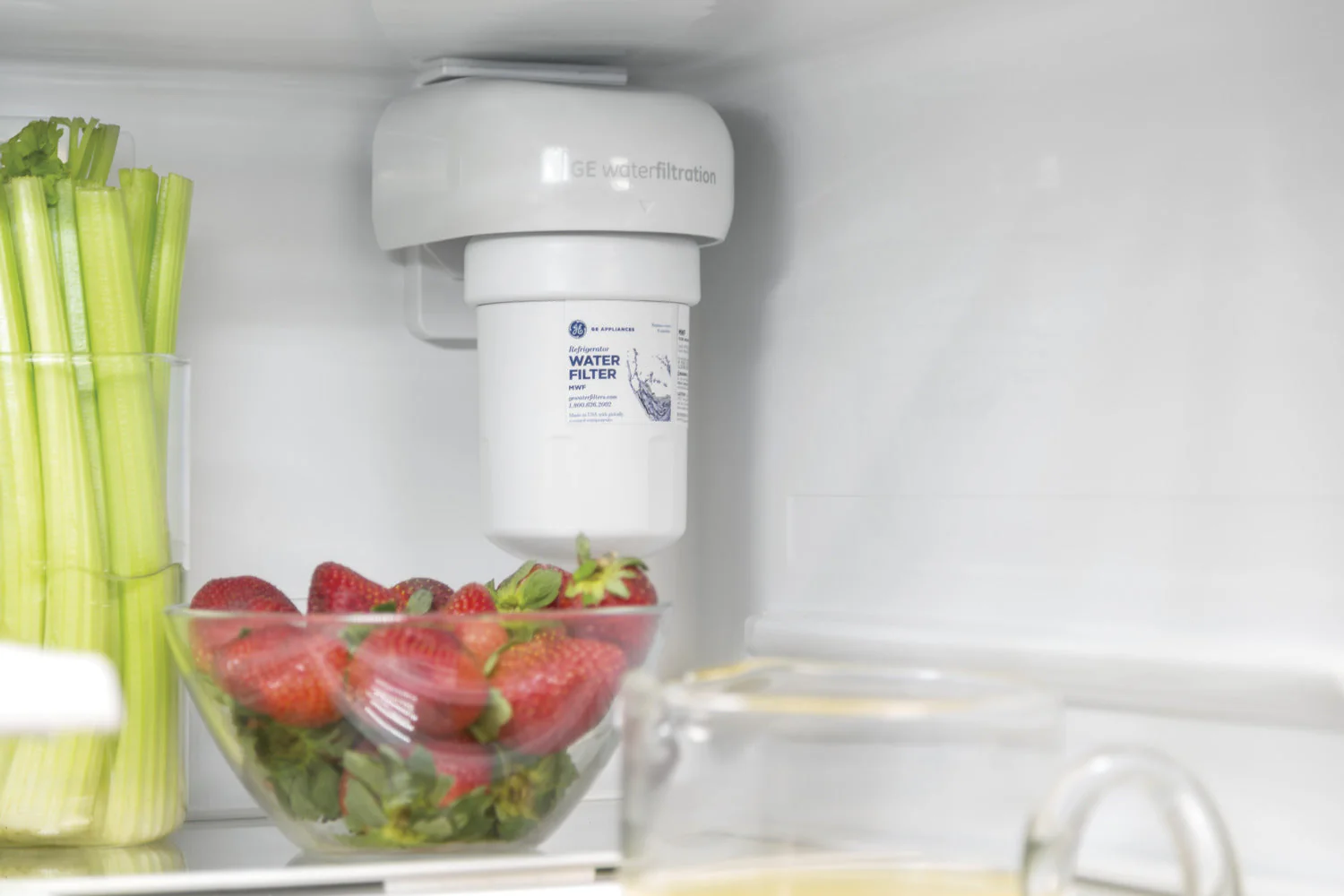 GE White Counter-Depth French Door Refrigerator (18.6 Cu. Ft.) - GWE19JGLWW - Image 7