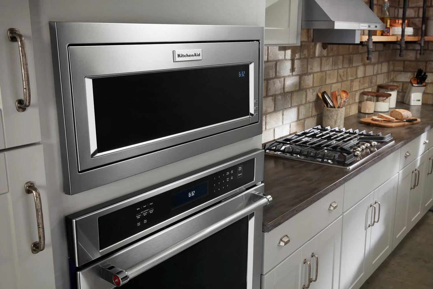 KitchenAid 1.1 Cu. Ft. Built-In Low Profile Microwave and Slim Trim Kit - YKMBT5011KS - Image 7