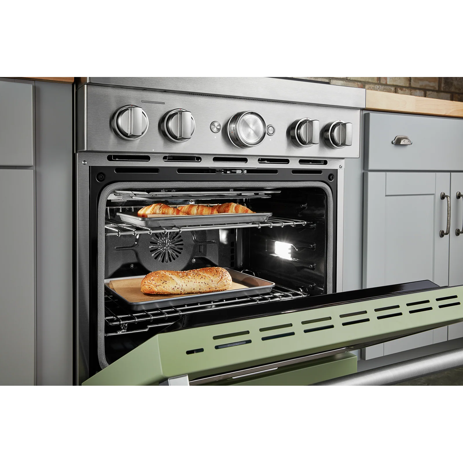 KitchenAid 30'' Smart Commercial-Style Gas Range - KFGC500JAV - Image 3
