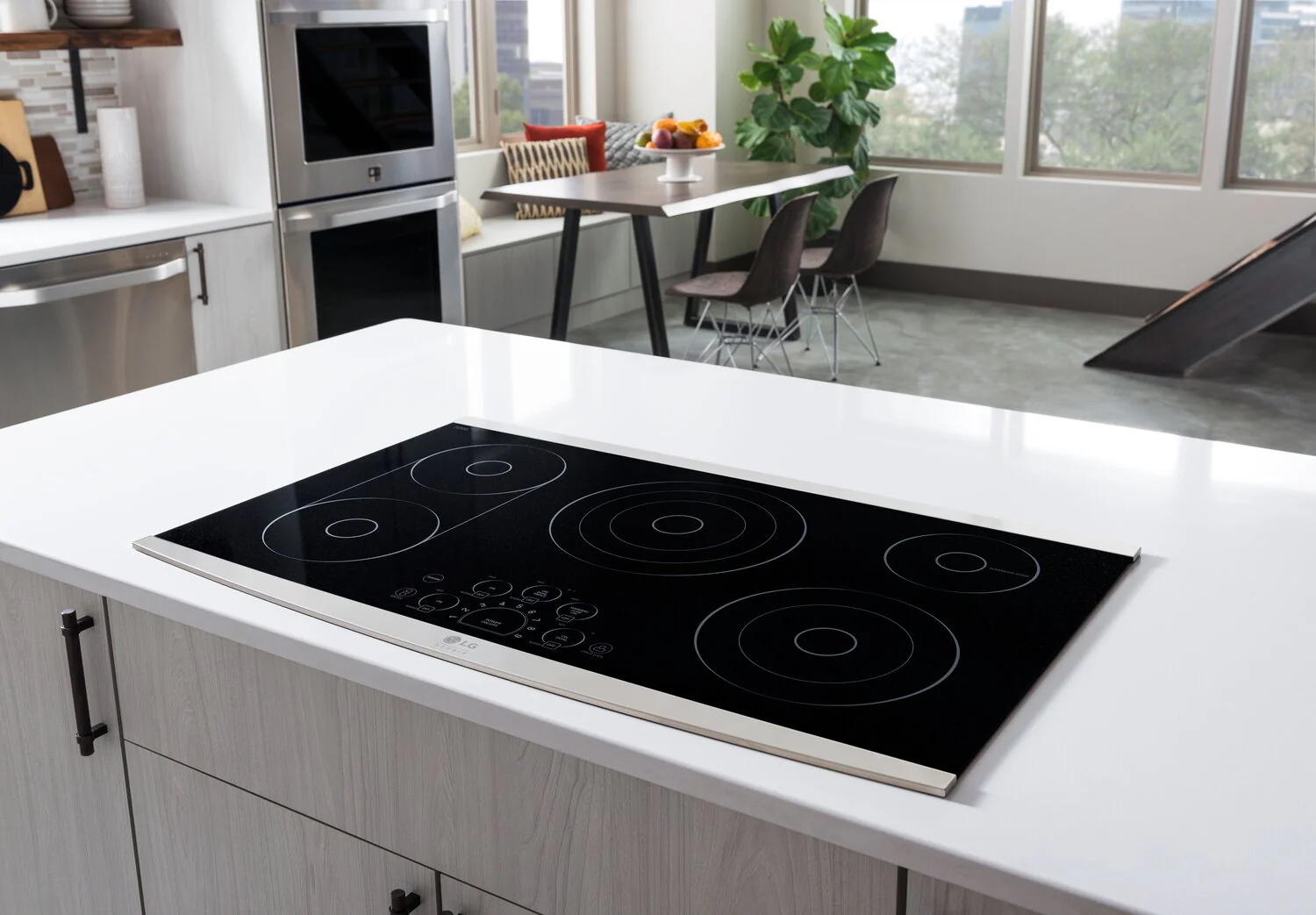LG STUDIO 30" Radiant Electric Cooktop - LSCE305ST - Image 4