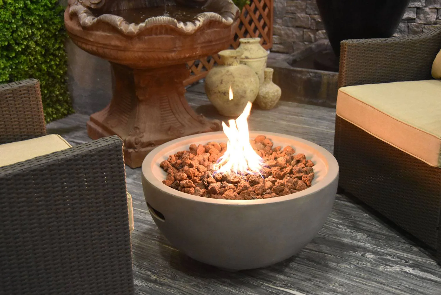 Puuoo Concrete Lava Fire Table (Modena) - Natural Gas - Image 6