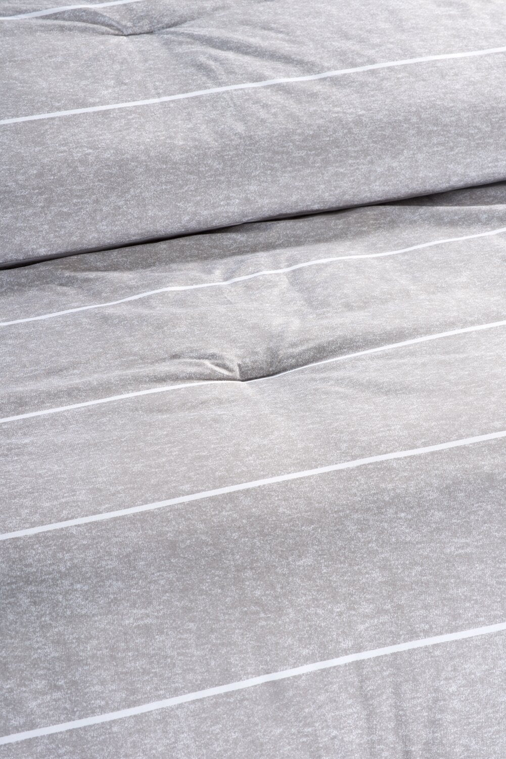 Reuben 3-Piece King Comforter Set - Image 8