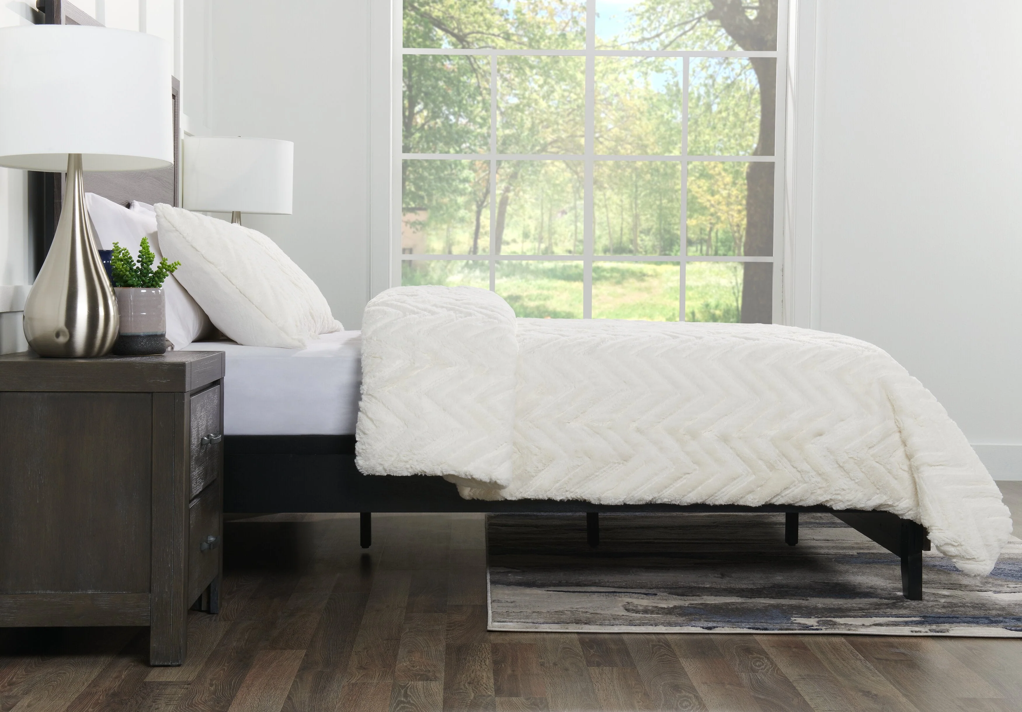 Roman 3-Piece King Comforter Set - White - Image 8